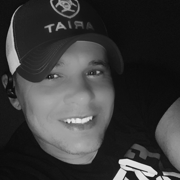 Meet your Posher, Cole - Picture 9 of 10